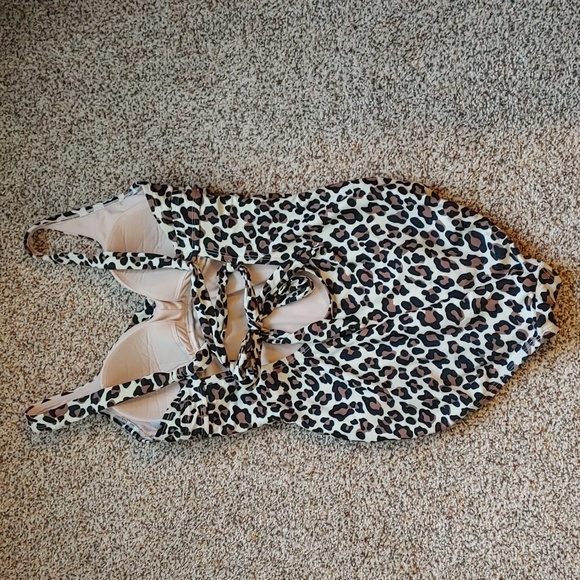 Leopard Print Swimsuit - Picture 2 of 5